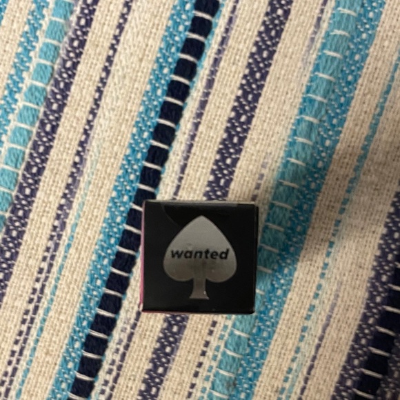 Lottie London Harley Quinn Transforming liquid Lipstick - from matte to glitter - Picture 6 of 11